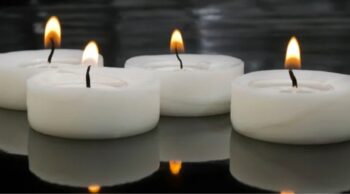 Velas simbolizando as Primeiras Horas Apos A Morte